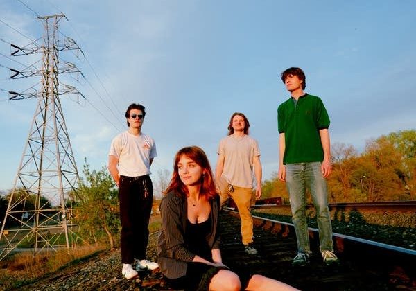 Song Lyrics & Chords She’s Green – Little Birds